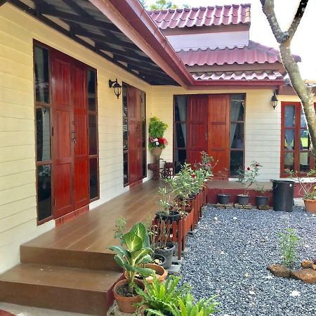 Appartement Grandma'S House à Nakhon Nayok Extérieur photo