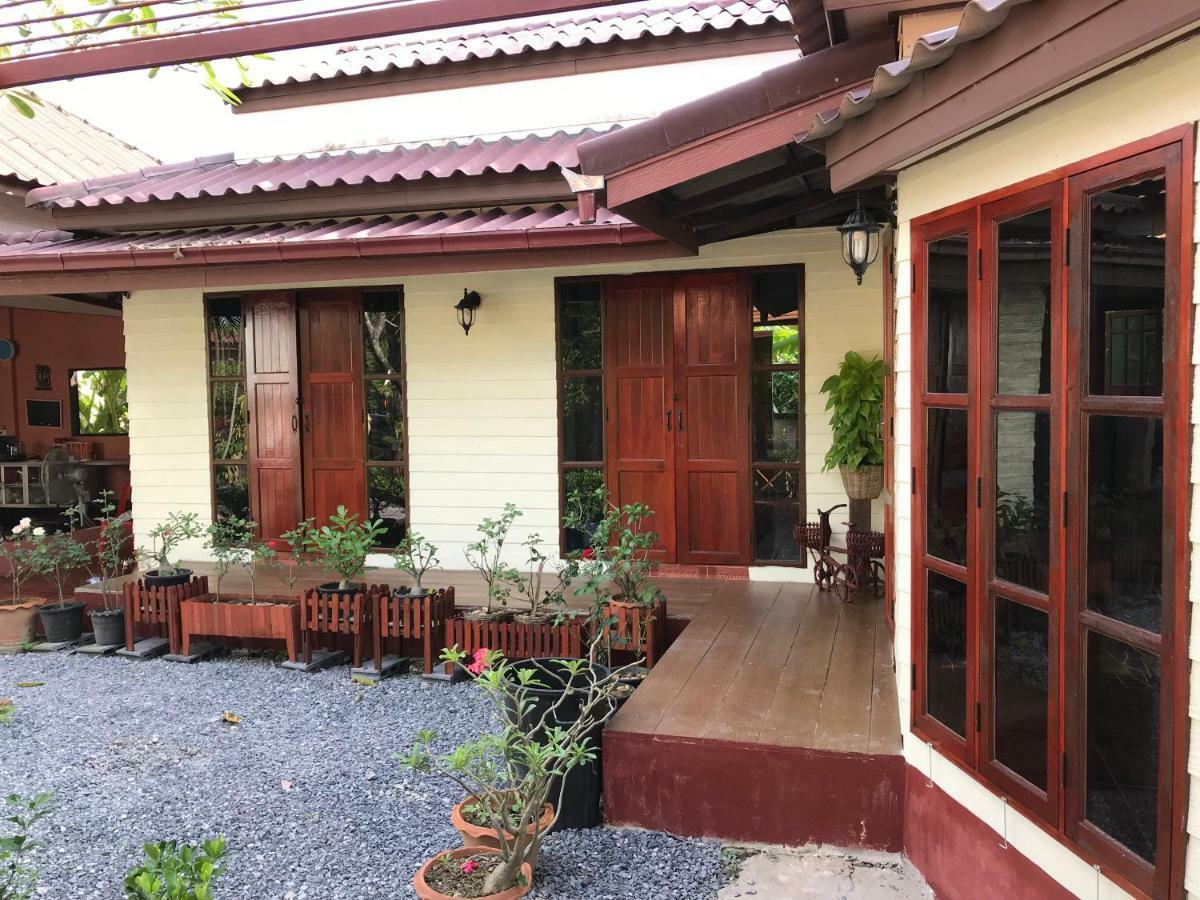 Appartement Grandma'S House à Nakhon Nayok Extérieur photo