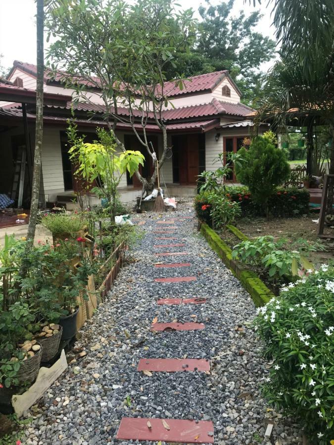 Appartement Grandma'S House à Nakhon Nayok Extérieur photo